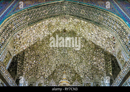 Qom Fatima Santuario Masumeh con specchio Muqarna Ahoopay Honeycomb Vaulting stalattite Foto Stock