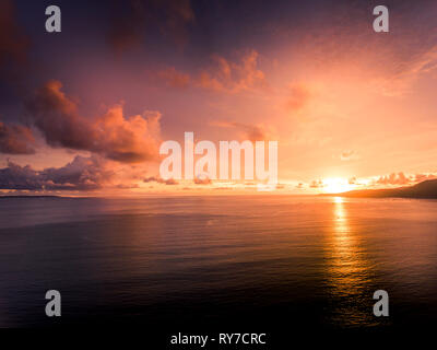 Bel tramonto in Cisolok, Pelabuhan Ratu, West Java Foto Stock