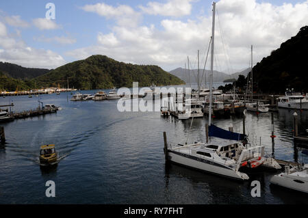 Picton Marina quasi alla testa della Queen Charlotte Sound nella regione di Marlborough di New Zealands Isola del Sud. Foto Stock