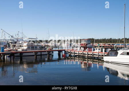 Bel porto del sole di mattina in qualche punto tra Melbourne e Sydney Foto Stock