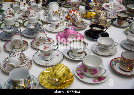 Antico Caffè turco tazze in vendita Foto Stock
