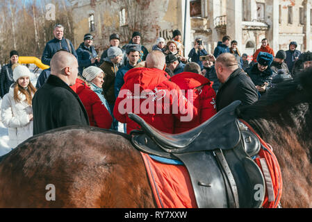 Regione di Mosca, FRYAZINO, GREBNEVO STATION WAGON - marzo 09 2019: Samy Naceri stella francese e attore del film Taxi e suo fratello Bibi Nacery visitando la Foto Stock