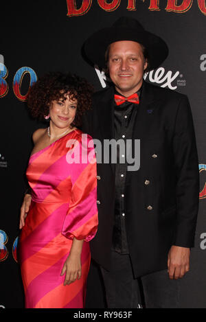 Regine Chassagne, Win Butler 03/11/2019 La Premiere mondiale di 'Dumbone" tenutasi presso El Capitan theater e Ray Dolby sala da ballo Lowes Hollywood Hotel di Los Angeles, CA. Foto di HNW / PictureLux Foto Stock