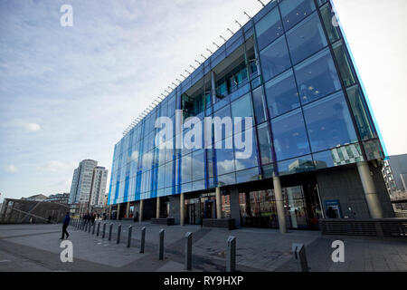 1 Grand Canal Square edificio per uffici di accenture HSBC Bank of Ireland e la cittadella di uffici di titoli a Dublino Repubblica di Irlanda Europa Foto Stock