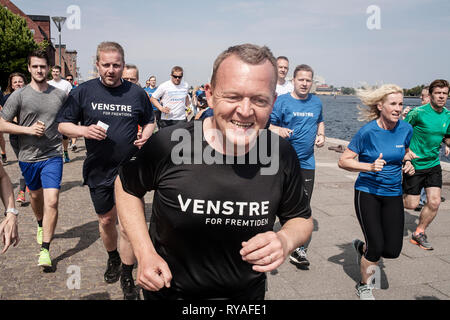 Lars Løkke Rasmussen, leader dell opposizione dal Partito Liberale (Venstre) rende un sprint prima le elezioni generali giorno il 18 giugno 2015 (Gonzales foto/Magnus Fisker). Foto Stock