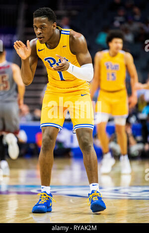 Charlotte, North Carolina, Stati Uniti d'America. 12 mar 2019. Pittsburgh Panthers guard Xavier Johnson (1) durante la ACC College Basketball partita del torneo tra il Pittsburgh Panthers e il Boston College Eagles al centro dello spettro martedì 12 marzo, 2019 a Charlotte, NC. Giacobbe Kupferman/CSM Credito: Cal Sport Media/Alamy Live News Foto Stock