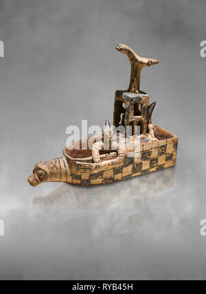 Commerciante assiro Colony Età del Bronzo sandalo in cotto sagomato vessed rituale. Questo culto pot barca è conformato con una testa di animale nella parte anteriore. All'interno del ve Foto Stock