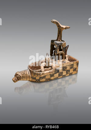 Commerciante assiro Colony Età del Bronzo sandalo in cotto sagomato vessed rituale. Questo culto pot barca è conformato con una testa di animale nella parte anteriore. All'interno del ve Foto Stock