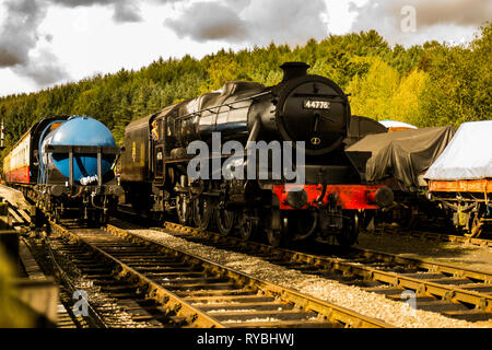 Classe Stanier 5 4-6-0 n. 44776 alla stazione Levisham sulla North Yorkshire Moors Steam Railway Foto Stock
