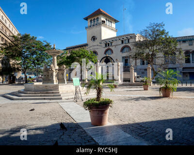 Il terminale della Sierra Maestra di San Francisco, l'Avana, Cuba, dove le navi da crociera dock Foto Stock