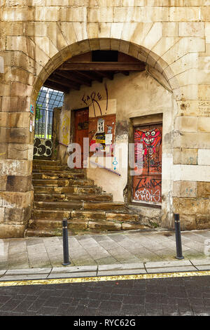 Bilbao la Vieja Street, Bilbao, Biscaglia, Paese Basco, Euskadi, Euskal Herria, Spagna, Europa Foto Stock