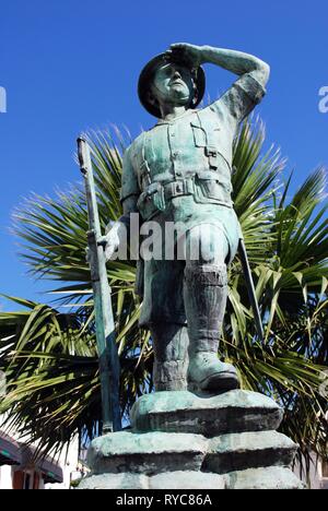 Monumento dedicato a tutti gli abitanti di Gibilterra che ha servito in Gibilterra Volunteer Corps, Gibilterra forza di difesa e il Reggimento di Gibraltar, Gibilterra Foto Stock