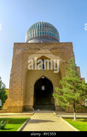 Samarcanda Tashkent Road Bibi Khanym Mosque Cupola punto di vista frontale Foto Stock