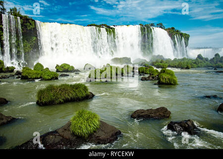 Le incredibili Cascate di Iguazu in Brasile Foto Stock