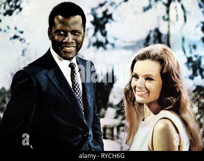 SIDNEY POITIER, KATHARINE HOUGHTON, indovina chi viene a cena, 1967 Foto Stock