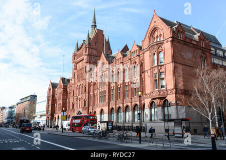 Barre di Holborn ex Prudential Assurance edificio progettato da Alfred Waterhouse su Holborn, Londra, Regno Unito Foto Stock