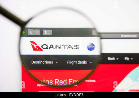 Los Angeles, California, Stati Uniti d'America - 14 Febbraio 2019: Qantas Airways website homepage. Qantas Airways - Logo visibile sullo schermo. Foto Stock