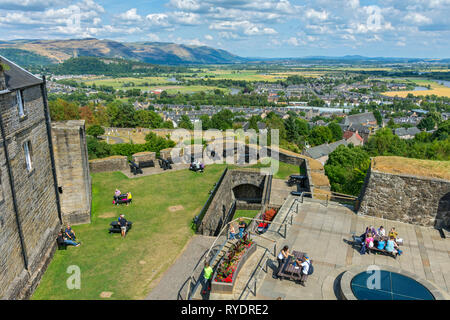 Le Ochil Hills sulla città di Stirling, dal Castello di Stirling, Stirlingshire, Scotland, Regno Unito Foto Stock