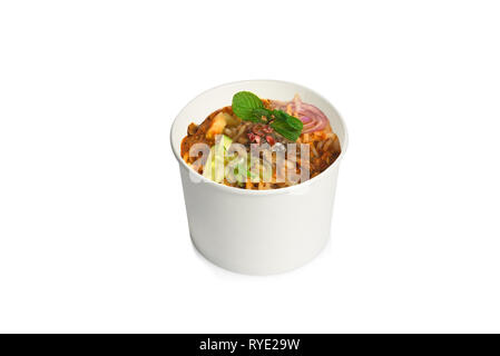 Un fast food style assam laksa, Malaysia famosi noodle con sfondo bianco Foto Stock