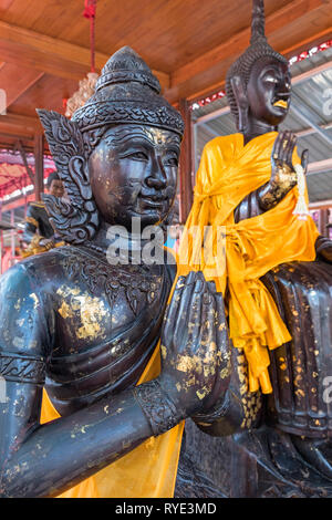 Statue di Wat Indraviharn Bangkok in Thailandia Foto Stock