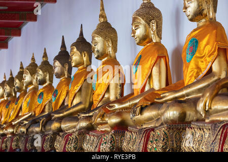 Golden Buddha Wat Po di Bangkok in Thailandia Foto Stock