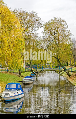 Gracht a Friedrichstadt (Nordfriesland), Canal a Friedrichstadt ((Germania, Schleswig-Holstein) Foto Stock