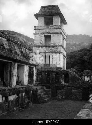 Geografia / viaggi, Messico, Palenque, città Maya, edifici, palace, Torre, vista esterna nel 1960 circa, Additional-Rights-Clearance-Info-Not-Available Foto Stock