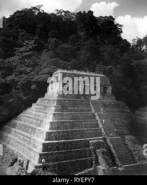 Geografia / viaggi, Messico, Palenque, città Maya, edifici, piramide, vista esterna nel 1960 circa, Additional-Rights-Clearance-Info-Not-Available Foto Stock