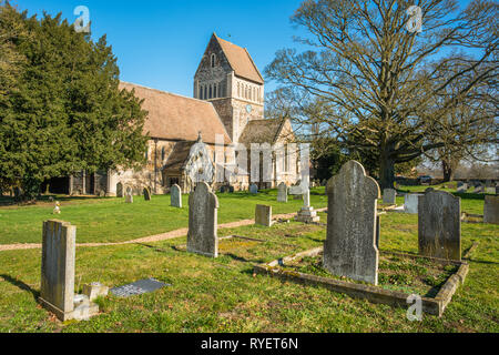 Una vista della chiesa parrocchiale di San Lorenzo a Castle Rising, Norfolk, Inghilterra, Regno Unito Foto Stock