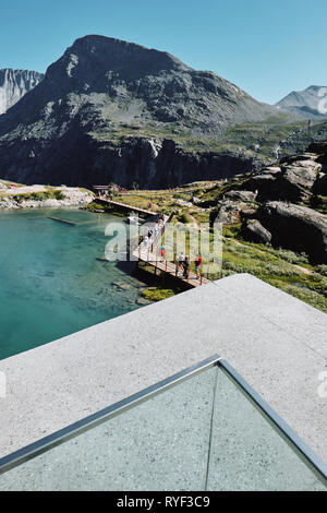 La Trollstigen viewpoint e percorsi sulla Nazionale Geiranger-Trollstigen percorso panoramico in Norvegia - Architetto: Reiulf Ramstad Arkitekter come Foto Stock