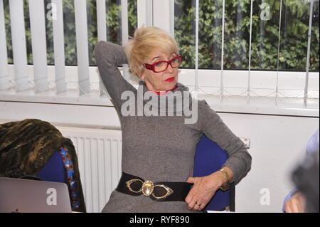 Niesky Germania - febbraio 24, 2019: Monika Ehrhardt-Lakomy, vedova di Reinhard Lakomy Niesky visite Foto Stock