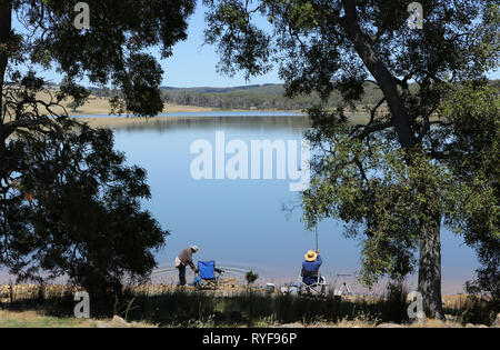 Il Lauriston serbatoio, Kyneton, Victoria, Australia, fornisce la maggior parte delle acque per la zona. Un luogo famoso per la pesca, avente un picnic o barbecue. Foto Stock