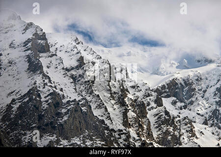 Vista del monte Dikti, il picco più alto Spathi (2148 m), da Limnakaro altopiano, Lassithi, Creta, Grecia. Foto Stock