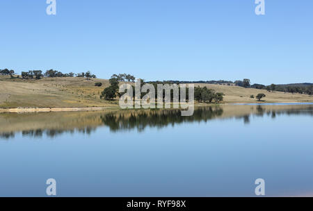 Il Lauriston serbatoio, Kyneton, Victoria, Australia, fornisce la maggior parte delle acque per la zona. Un luogo famoso per la pesca, avente un picnic o barbecue. Foto Stock