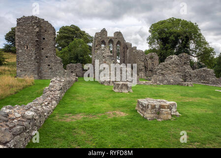 Rovine di Inch Abbey in Irlanda del Nord Foto Stock