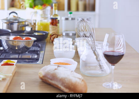 Su un tavolo un morbido della segala tommy è con una crosta di appetitosi Foto Stock