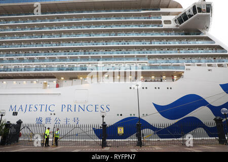 Majestic Princess nave da crociera ormeggiata al Terminal Passeggeri Oltreoceano a Sydney, in Australia. Foto Stock