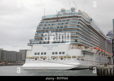Majestic Princess nave da crociera ormeggiata al Terminal Passeggeri Oltreoceano a Sydney, in Australia. Foto Stock