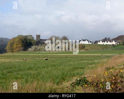 Kilmartin village, chiesa e cimitero, Knapdale, Scotland, Regno Unito, ottobre 2017. Foto Stock