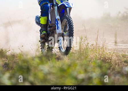 Close-up del motociclo durante la gara di motocross Foto Stock