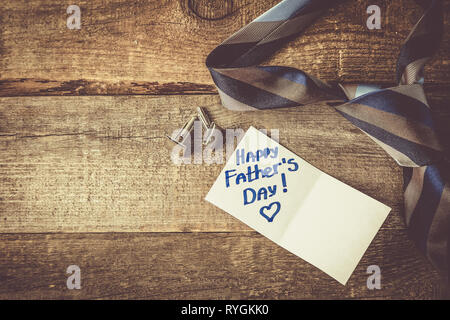 Padri giorno concetto - presente, caffè, tie, baffi Foto Stock