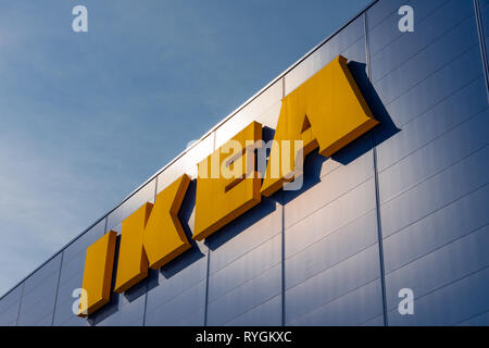 Esterno con logo IKEA Foto Stock