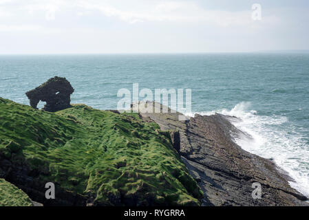 Leccare il castello nella contea di Kerry Irlanda sul selvaggio modo atlantico Foto Stock