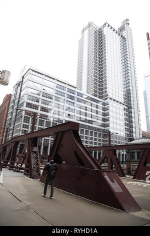 Chicago, Stati Uniti d'America. 13 Mar, 2019. Foto scattata il 13 marzo 2019 mostra la vista esterna della sede di Boeing nel centro di Chicago, negli Stati Uniti. Stati Uniti del costruttore di aeromobili Boeing ha detto Mercoledì ha 'piena fiducia" nella sicurezza dei suoi 737 Max aeromobili, ma supporta action temporaneamente a terra tutta la flotta globale di 737 Max 'al di fuori di un'abbondanza di cautela.' Credit: Joel Lerner/Xinhua/Alamy Live News Foto Stock