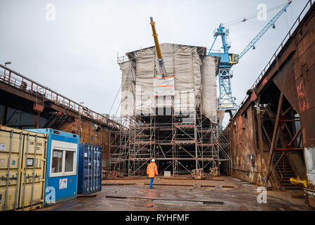 Bremerhaven, Germania. Xxi gen, 2019. Una vista dell'addestramento alla vela di nave della marina militare tedesca "Gorch Fock" in riparazione. (A DPA-storia "Gorch Fock"-Desaster: caduta nel bacino a secco?" su 14.03.2019) Credito: Mohssen Assanimoghaddam/dpa/Alamy Live News Foto Stock