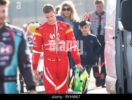 Michael Schumacher con il suo figlio Mick al South Garda Karting durante la pratica di kart a Lonato con: Mick Schumacher dove: a Lonato, Italia Quando: 08 Feb 2019 Credit: IPA/WENN.com * * disponibile solo per la pubblicazione in UK, USA, Germania, Austria, Svizzera** Foto Stock