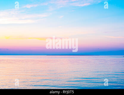 Bella penisola seascape tramonto su Eagle Harbor vicino a Efraim in Door County, Wisconsin Foto Stock