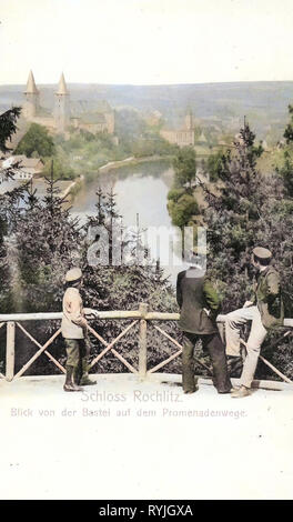 Passeggiate in Germania, Zwickauer Mulde in Rochlitz, edifici in Rochlitz, 1898, Landkreis Mittelsachsen, Rochlitz, Schloß Rochlitz, Blick von der Bastei auf die Promenadenweg Foto Stock