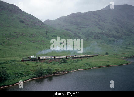 Locomotiva a vapore LNER il grande Marchese sul West Highland Line, Scozia Foto Stock