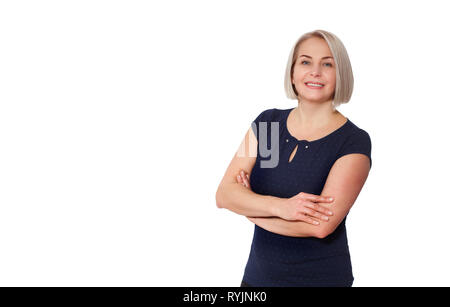 Donna felice emotivamente in posa di un studio. Donna di mezza età su sfondo bianco Foto Stock